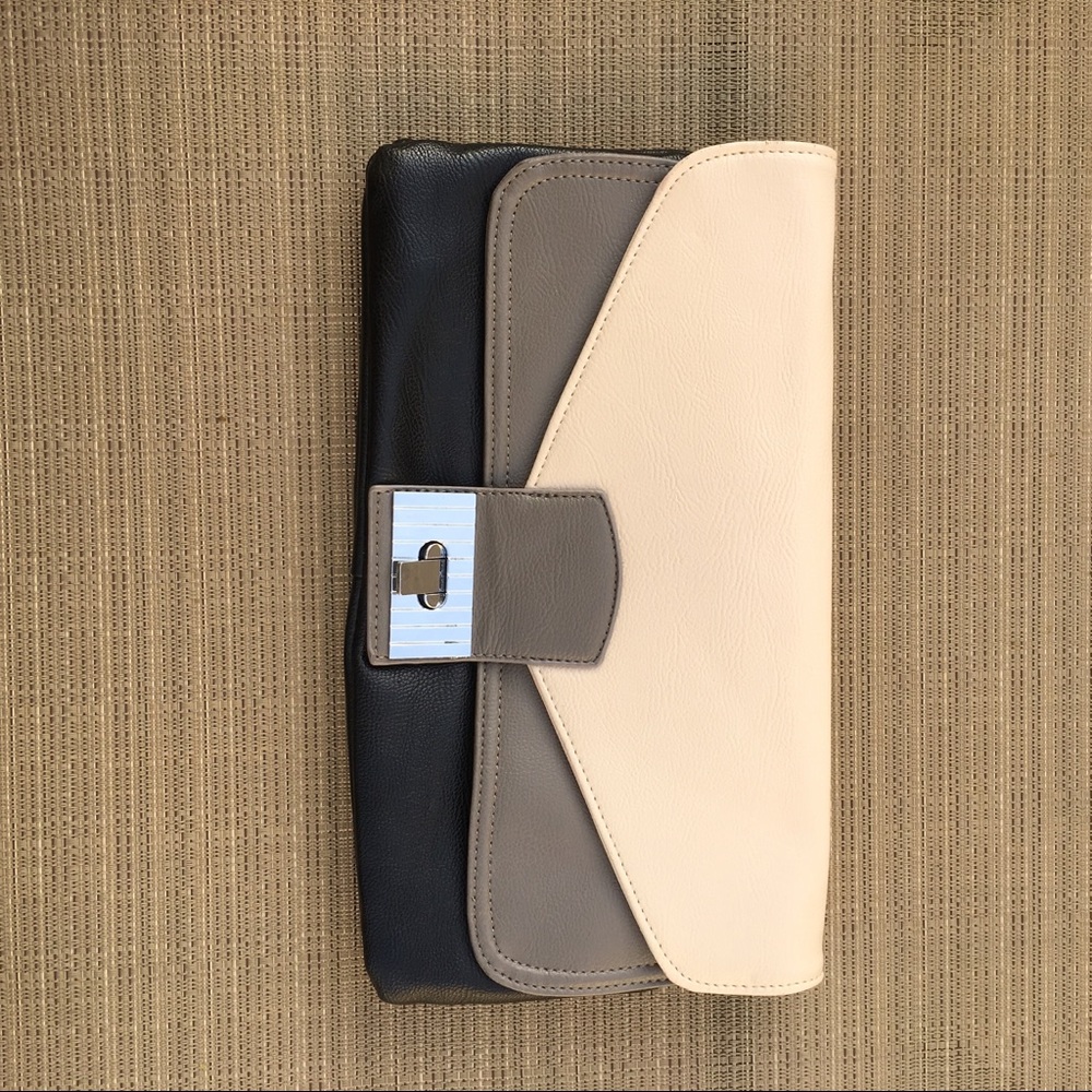 Double Flap Clutch